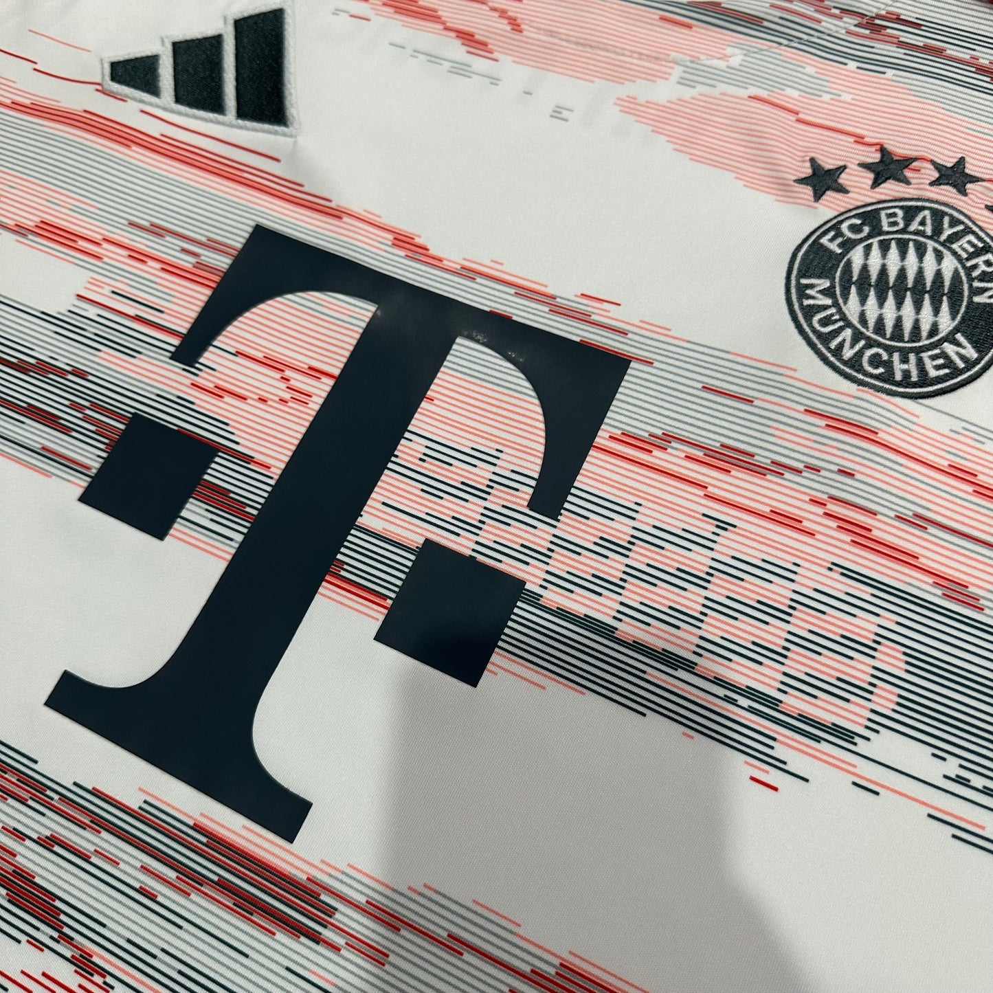 BAYERN MUNICH AWAY 25/26 FAN VERSION