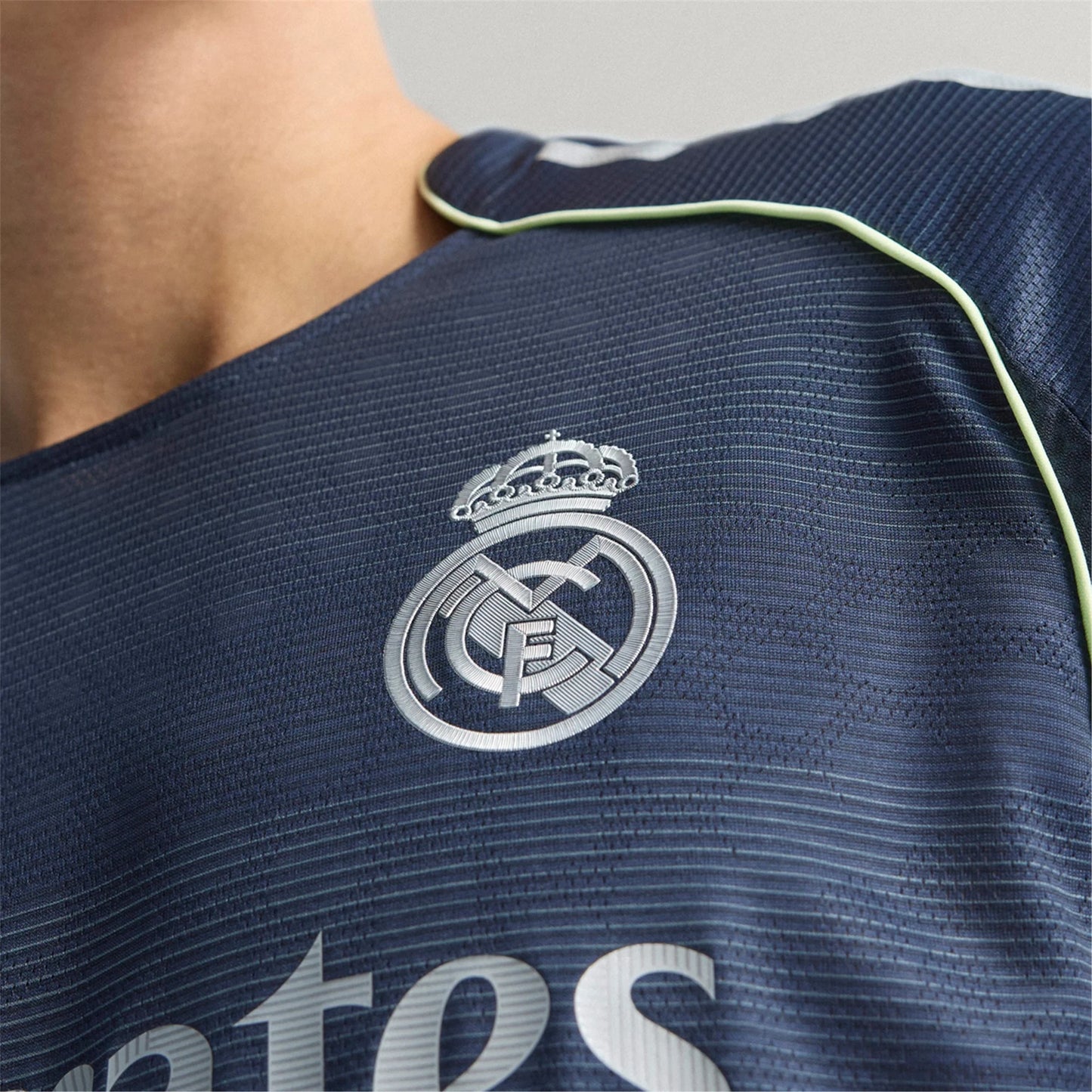 REAL MADRID AWAY 25/26 PLAYERS VERSION