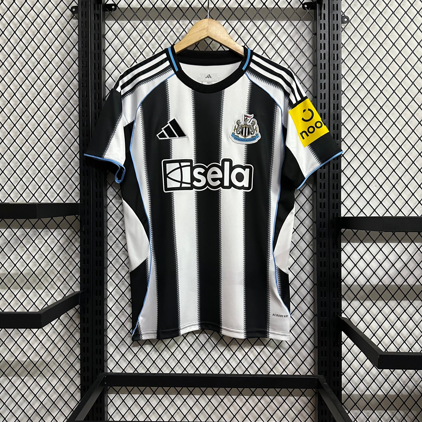 NEWCASTLE HOME 25/26 FAN VERSION